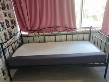 T.e a.b. Bed meisje en boxspring matras