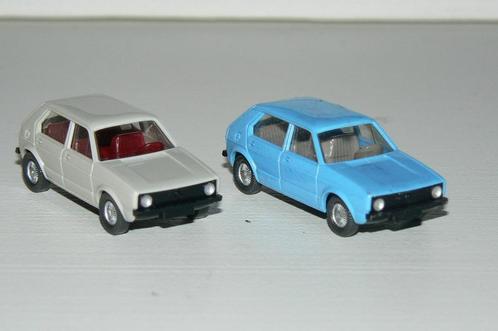2x Volkswagen Golf MK1. Wiking 1:87 H0. Blauw en beige, Hobby en Vrije tijd, Modelauto's | 1:87, Zo goed als nieuw, Auto, Wiking
