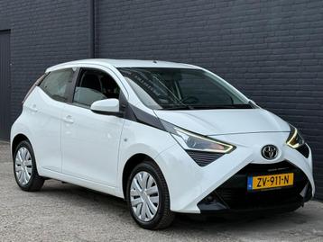 Toyota Aygo 1.0 VVT-i x-play limited| NAVI | PDC | AIRCO | C beschikbaar voor biedingen