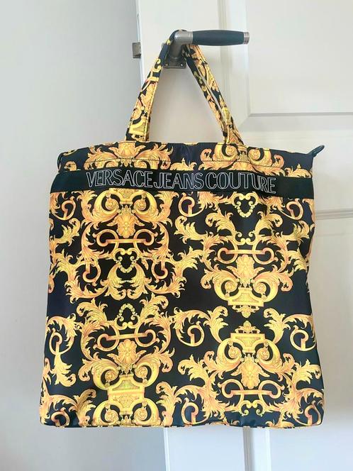 Versace Jeans Couture Baroque zwart goud nylon tote bag tas, Sieraden, Tassen en Uiterlijk, Tassen | Damestassen, Zo goed als nieuw