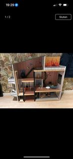 Groot houten poppenhuis, Ophalen of Verzenden, Zo goed als nieuw, Poppenhuis