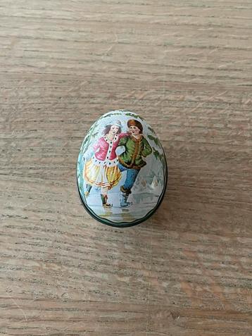 Vintage Ian Logan Swiss made paasei van blik beschikbaar voor biedingen
