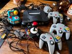 Nintendo 64 + toebehoren, Spelcomputers en Games, Ophalen, Zo goed als nieuw, Met 2 controllers