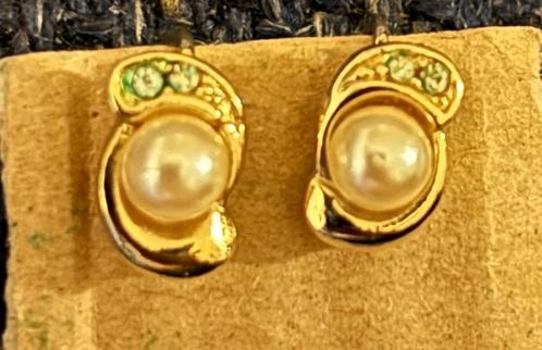 Clip oorbellen parel met goud look klein, Sieraden, Tassen en Uiterlijk, Oorbellen, Zo goed als nieuw, Overige materialen, Goud