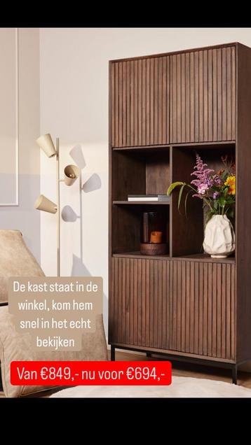 Vakkenkast / boekenkast / showmodel / lattenpatroon beschikbaar voor biedingen