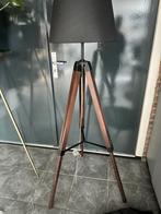 Driepoot lamp met donker grijze kap, Huis en Inrichting, Lampen | Vloerlampen, Ophalen of Verzenden, Zo goed als nieuw, 150 tot 200 cm