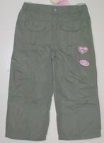 SALE* Groen/khaki broek Mini Girl maat 110 *NIEUW* (5215) a, Broek, Nieuw, Ophalen of Verzenden, Mini Girl
