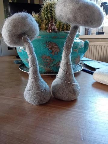 Genaaldvilte paddenstoelen, wol, naaldvilten. beschikbaar voor biedingen