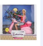 Toi-toys Lauren Tienerpop Op Scooter 28 Cm, Nieuw, Overige typen, Ophalen of Verzenden