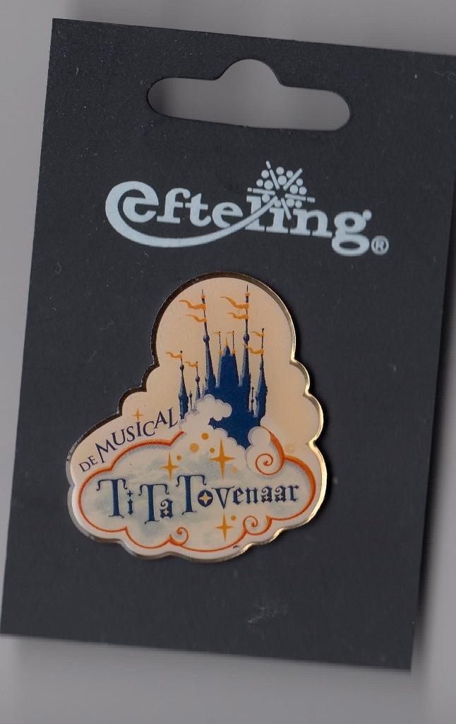 De Efteling TiTa Tovenaar de Musical pin, Verzamelen, Speldjes, Pins en Buttons, Gebruikt, Speldje of Pin, Overige onderwerpen