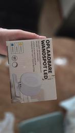 Wandspot wit USB oplaadbaar nieuwstaat, Huis en Inrichting, Lampen | Spots, Ophalen of Verzenden, Nieuw, Metaal of Aluminium, Plafondspot of Wandspot