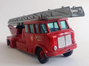 Vintage Matchbox Brandweerauto beschikbaar voor biedingen