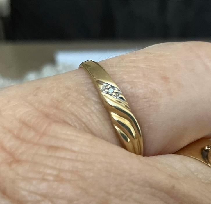 Gouden Ring 14kt - Elegant en Tijdloos - maat 18, Sieraden, Tassen en Uiterlijk, Ringen, Gebruikt, Dame, 18 tot 19, Goud, Goud