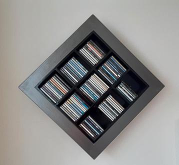 Kunstzinnig Bijzonder CD hangkastje beschikbaar voor biedingen