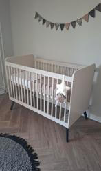 NIEUW! Ledikant 60x120 cm Oatmeal beige. Europe Baby Olivia, Kinderen en Baby's, Babywiegjes en Ledikanten, Ophalen of Verzenden