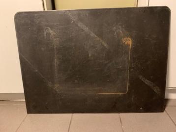 vloerplaat voor onder een houtkachel beschikbaar voor biedingen