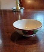 Vier ronde kommen Franciscan Apple, Ophalen of Verzenden, Overige materialen, Wedgwood, Kom(men)