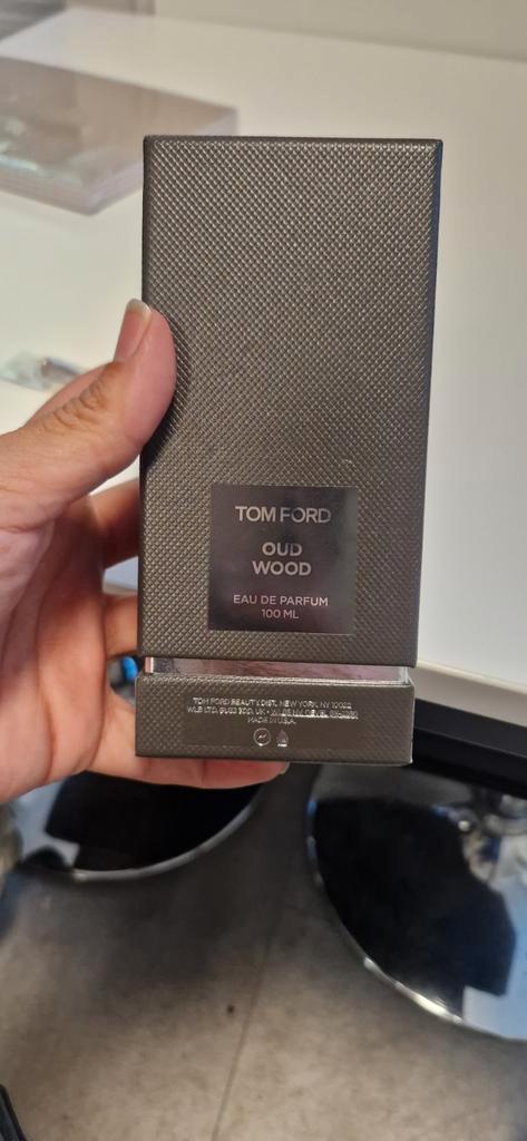 Tom Ford Oud Wood 100ml - Zo goed als nieuw!, Sieraden, Tassen en Uiterlijk, Uiterlijk | Parfum, Zo goed als nieuw, Ophalen of Verzenden