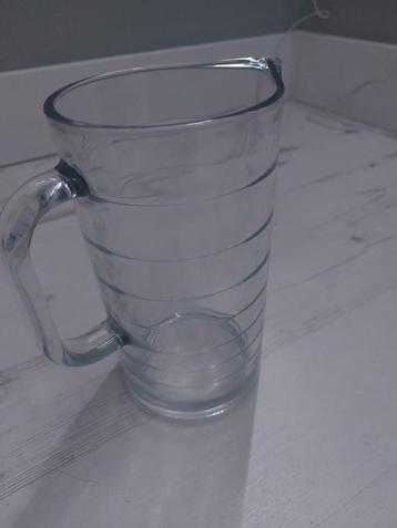 Glazen Waterkan beschikbaar voor biedingen