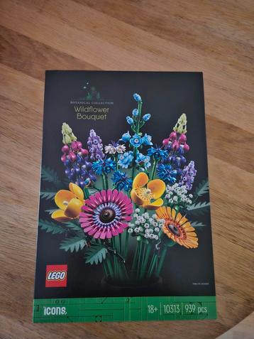 LEGO Botanical Collection Wildflower Bouquet 10313 beschikbaar voor biedingen
