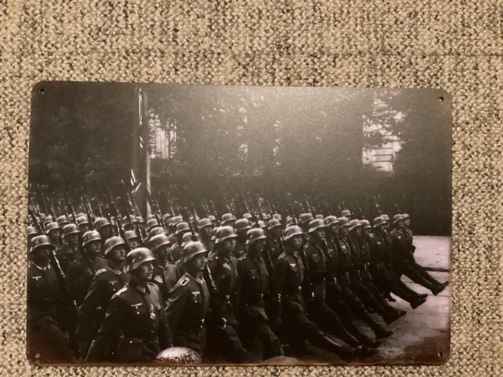 Metalen wandbordje 20x30 cm Wehrmacht parade Duitsland, Verzamelen, Militaria | Tweede Wereldoorlog, Foto of Poster, Duitsland