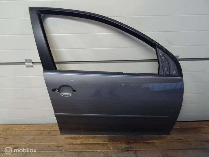Portier rechtsvoor 5-Drs​ ​​Volkswagen Golf V ('03-'08), Auto-onderdelen, Carrosserie en Plaatwerk, Deur, Volkswagen, Voor, Rechts