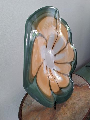 Schaal Glas beschikbaar voor biedingen