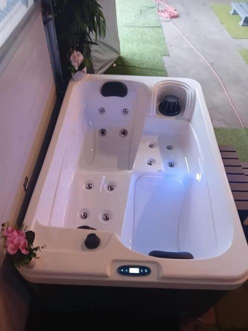 NIEUWE 2 PERS ‼️SPOTGOEDKOOP FAILLISSEMENT OPGEKOCHT‼️, Tuin en Terras, Bubbelbaden en Hottubs, Nieuw, Filter, Pomp, Ophalen of Verzenden