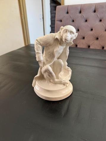 Porseleinen beeld van de kunstenaar Rudolf Marcuse.  beschikbaar voor biedingen