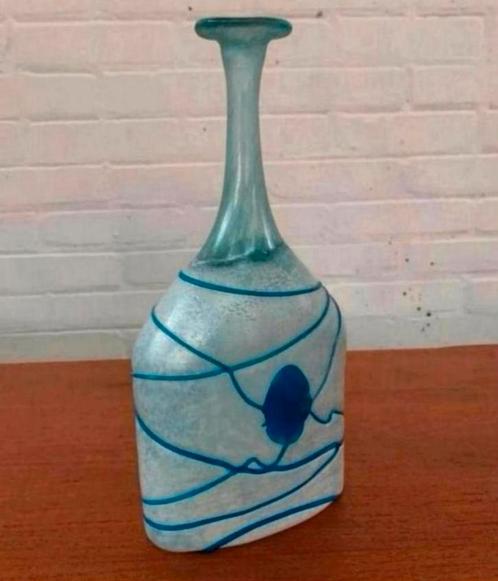Vaas Bertil Vallien voor Kosta Boda galaxy bleu vaas., Antiek en Kunst, Antiek | Glas en Kristal, Ophalen of Verzenden