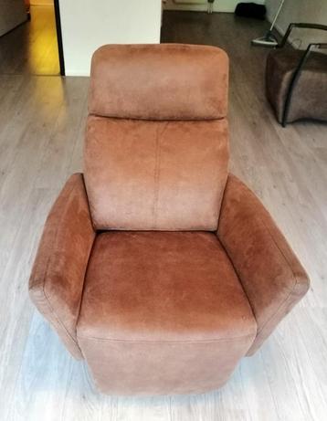 Electrisch verstelbare fauteuil beschikbaar voor biedingen