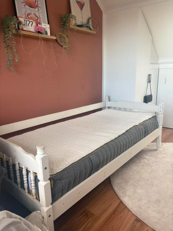 1 persoonsbed, Huis en Inrichting, Slaapkamer | Bedden, Zo goed als nieuw, Eenpersoons, 90 cm, Hout, Ophalen
