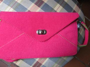 mj/Tas/tasje/schoudertasje/clutch/ROZE met groen van VILT beschikbaar voor biedingen