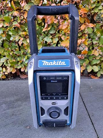 Makita DMR115 Bouwradio (DEFECT) beschikbaar voor biedingen