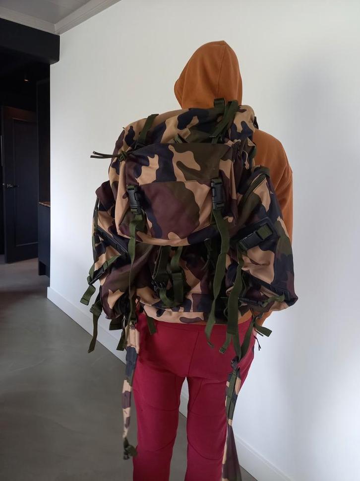 Grote legerrugzak met waterdichte hoes, Kleding | Heren, Bodywarmers, Zo goed als nieuw, Overige maten, Groen, Ophalen of Verzenden