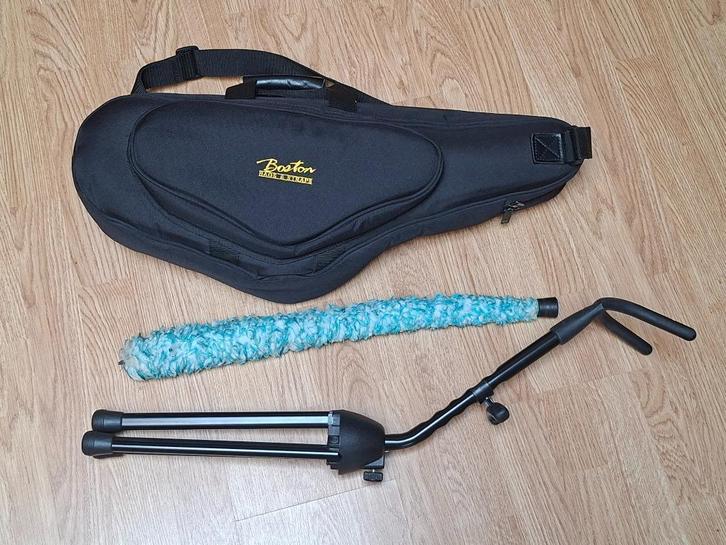 Softbag/tas Boston voor altsaxofoon,  met wisser en statief., Muziek en Instrumenten, Blaasinstrumenten | Saxofoons, Gebruikt