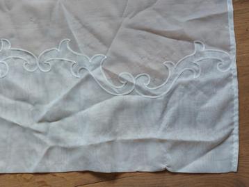 2 glasgordijnen 325 x 250 beschikbaar voor biedingen