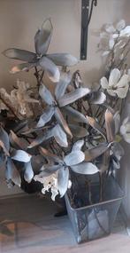 10 takken grote kunstbloemen Grijs en wit, Huis en Inrichting, Woonaccessoires | Kunstplanten en Kunstbloemen, Ophalen, Gebruikt