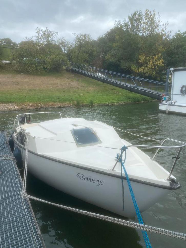 Leuk kajuit bootje, Watersport en Boten, Motorboten en Motorjachten, Zo goed als nieuw, Polyester, Tot 6 meter, Benzine, Minder dan 10 pk