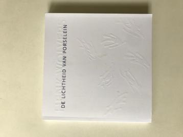 De lichtheid van porselein . Henk Wolvers beschikbaar voor biedingen