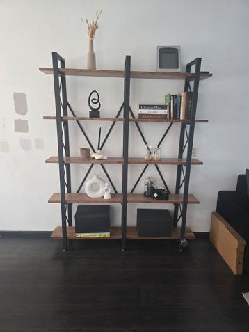 Industriële stelling/boeken kast beschikbaar voor biedingen