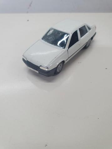 Opel Kadett E sedan 1:43 beschikbaar voor biedingen