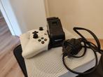 Xbox one s with one controller and a charging deck., Spelcomputers en Games, Spelcomputers | Xbox Series X en S, Ophalen, Gebruikt