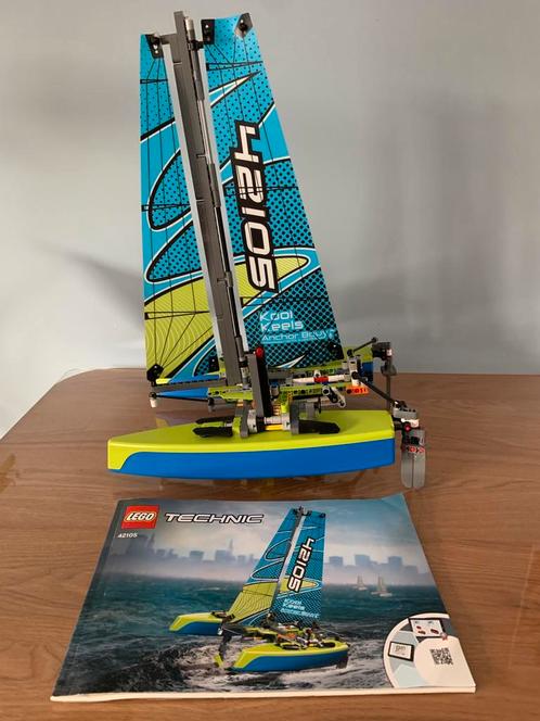 Lego 42105 - technic catamaran, Kinderen en Baby's, Speelgoed | Duplo en Lego, Zo goed als nieuw, Lego, Complete set, Ophalen of Verzenden