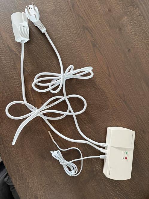 Pompschakelaar vloerverwarming - zo goed als nieuw, Doe-het-zelf en Verbouw, Thermostaten, Zo goed als nieuw, Ophalen of Verzenden