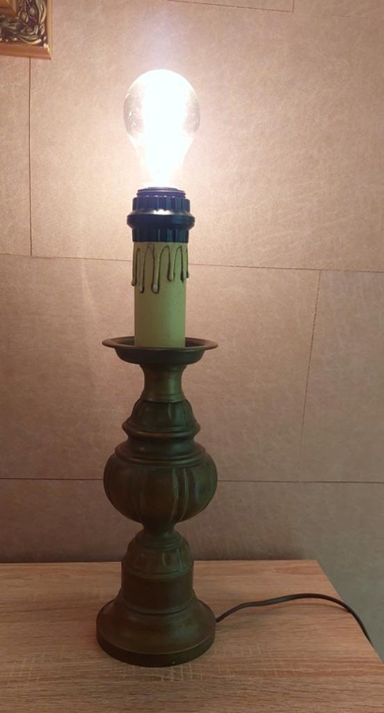 Antieke zwaar koperen schemerlamp zonder kap. € 50,00., Huis en Inrichting, Lampen | Tafellampen, Gebruikt, Minder dan 50 cm, Metaal