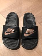 Nike badslippers maat 35, Ophalen of Verzenden, Overige maten, Zwart