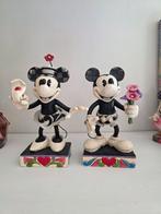 Disney Mickey en minnie traditions, Ophalen of Verzenden, Mickey Mouse, Nieuw, Beeldje of Figuurtje