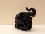 knielende houten olifant 30111
