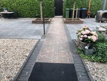 tuin tegels gratis  50 50 blauw/grijs 40m2 en 10 m2 waaltjes beschikbaar voor biedingen